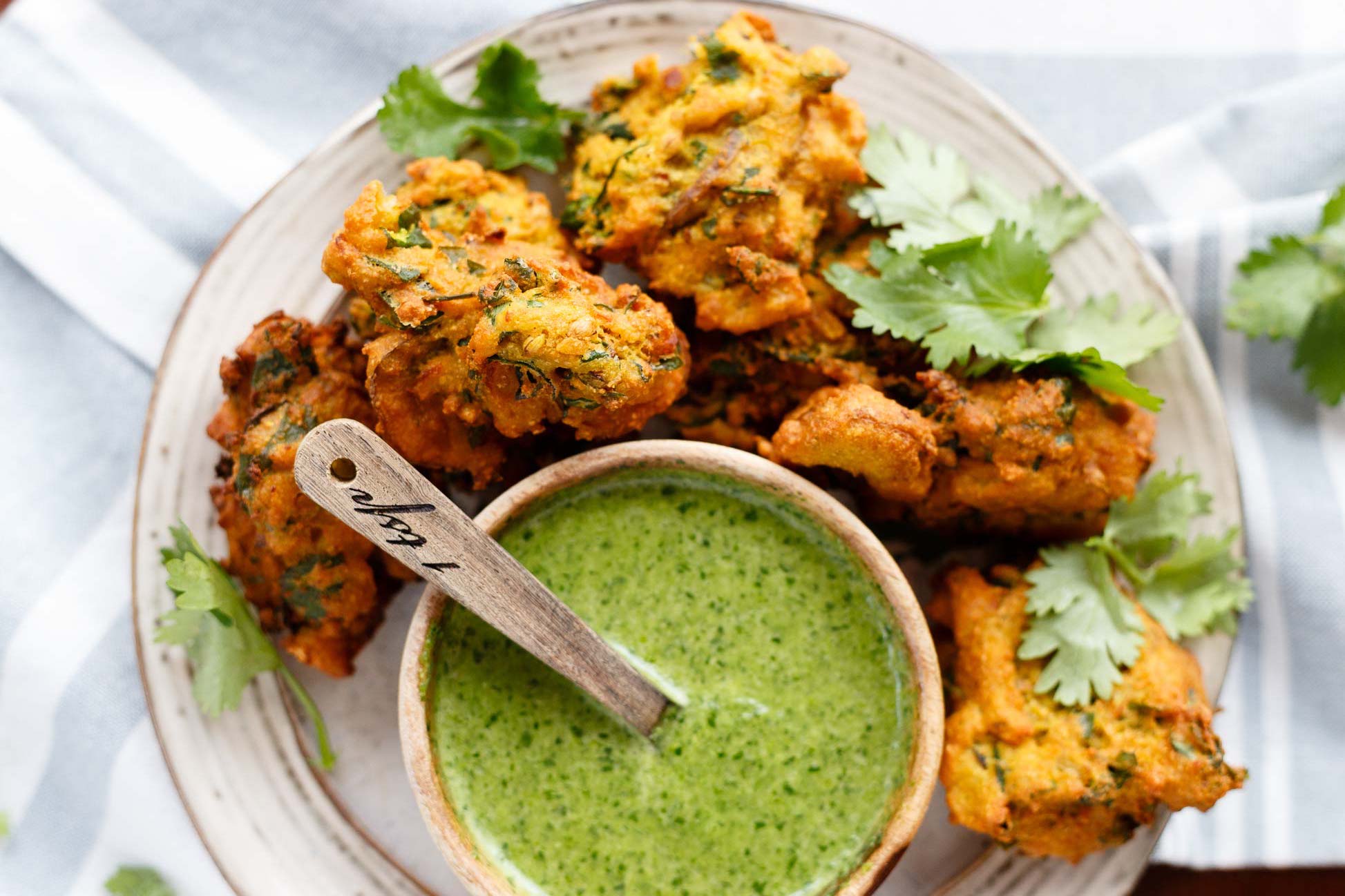 3. Vegetable pakoras (5 PCs)